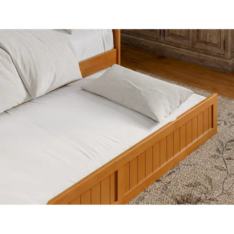 Tagesbett aus Holz mit Ausziehbett in Einzelbettgröße