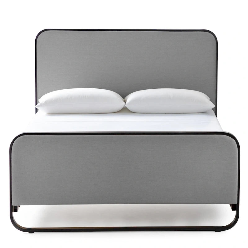 Cama moderna de metal y tapizada
