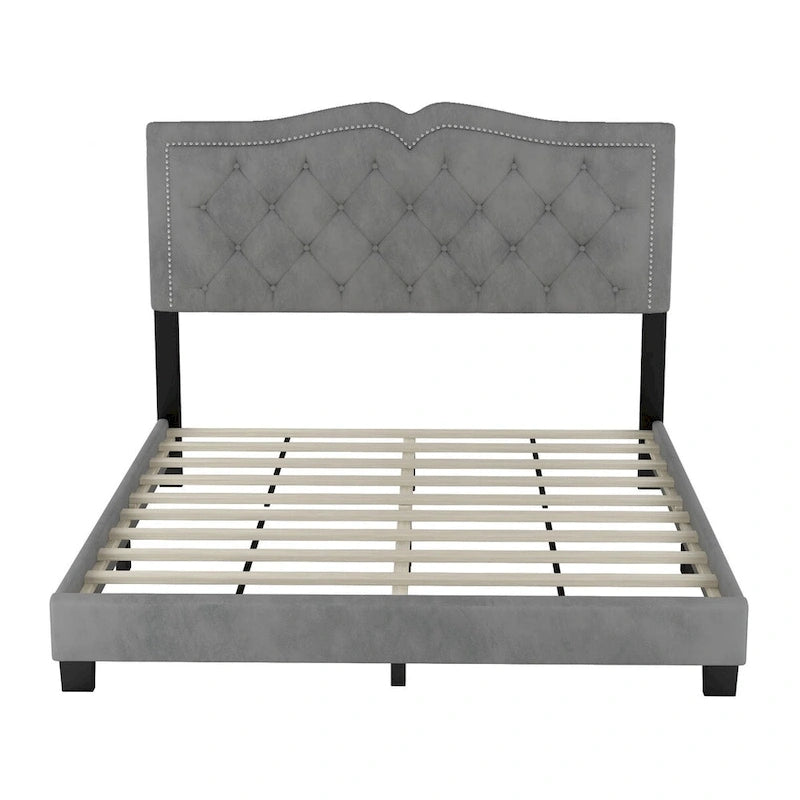 Cama con plataforma tapizada en terciopelo y cabecera capitoné