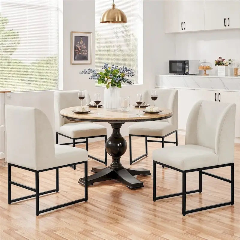 2 moderne gepolsterte Esszimmerstühle mit Metallbeinen, Beige